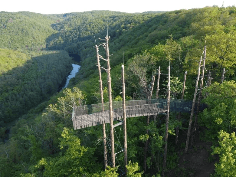 Drohnenaufnahme der Aussichtswarte Umlaufblick von Jakob Gruber 