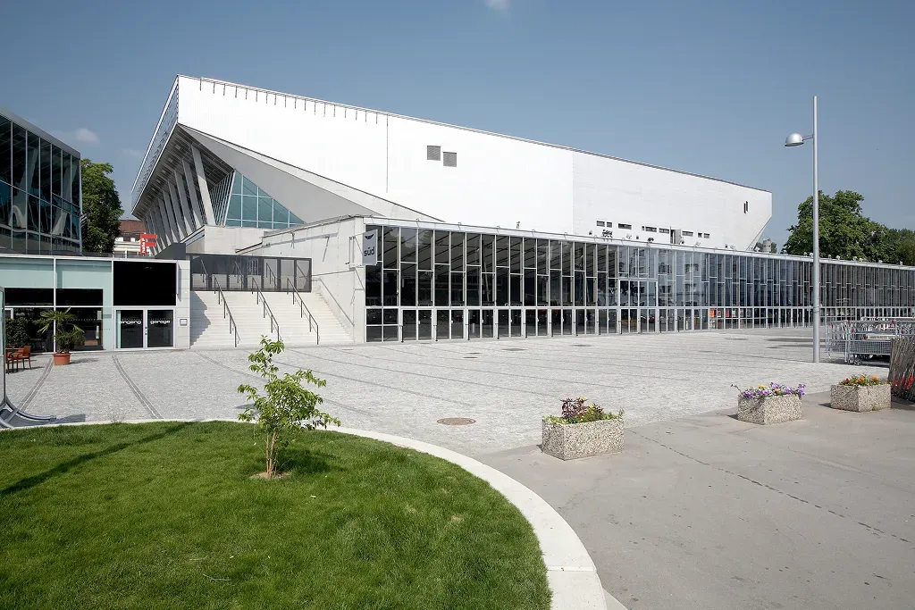 Stadthalle_Außenansicht